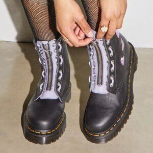 NWOT DR. MARTENS 1460 Zip Heart Virginia Satin Lux Lace Up Boots Black Size 8